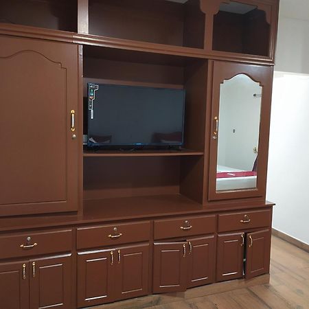 Mubarak Family Restaurant Hotel Kuzhittura Екстериор снимка